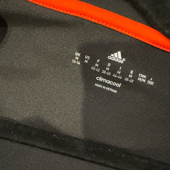 Adidas Manchester United Jersey, US women’s M - Picture 3 of 6